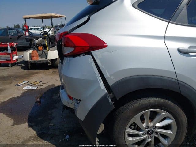 2017 HYUNDAI TUCSON SE 6