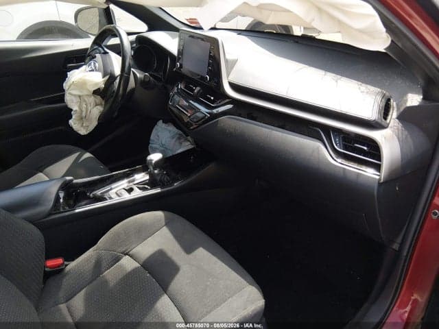 2019 TOYOTA C-HR XLE 5