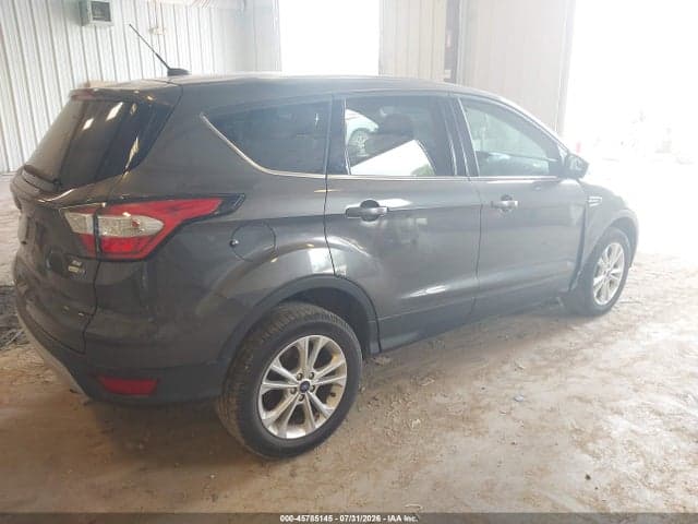 2017 FORD ESCAPE SE 4