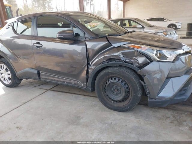 2019 TOYOTA C-HR LE 6