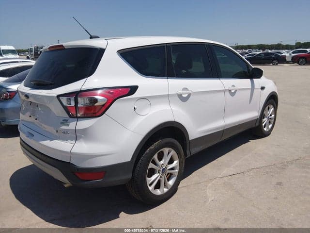2017 FORD ESCAPE SE 4
