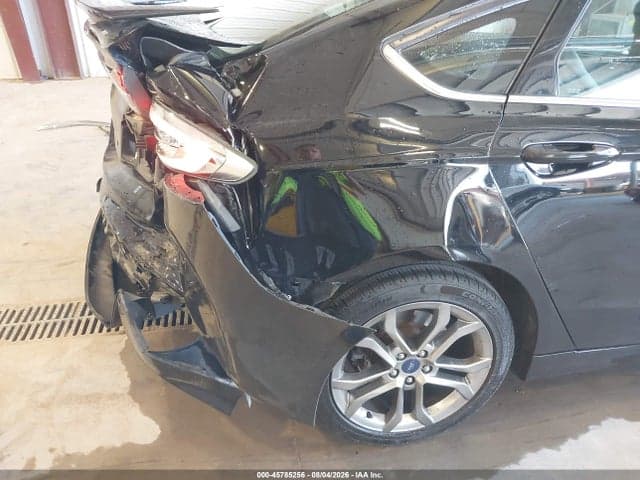 2017 FORD FUSION SE 19