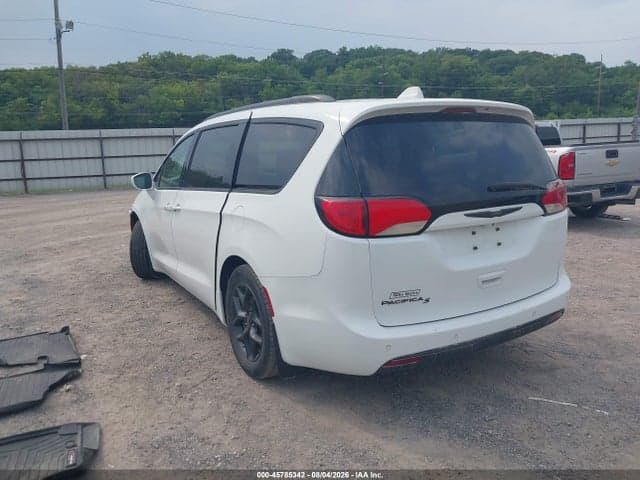 2019 CHRYSLER PACIFICA TOURING L 3