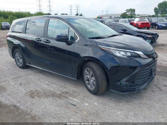 2021 TOYOTA SIENNA LE - 1