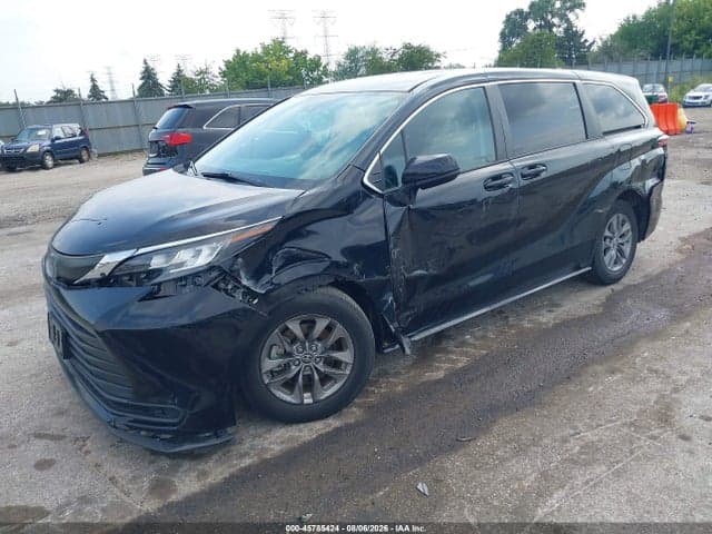 2021 TOYOTA SIENNA LE 2