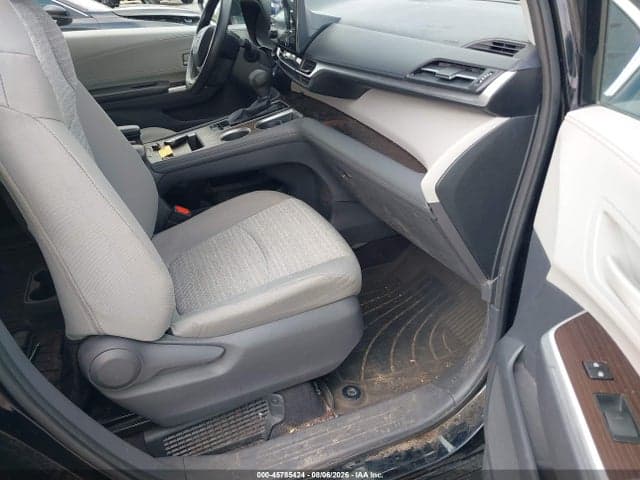2021 TOYOTA SIENNA LE 5