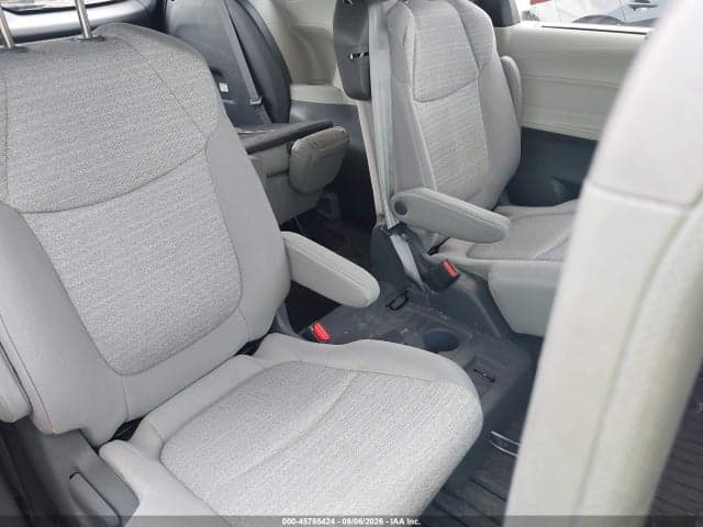 2021 TOYOTA SIENNA LE 8