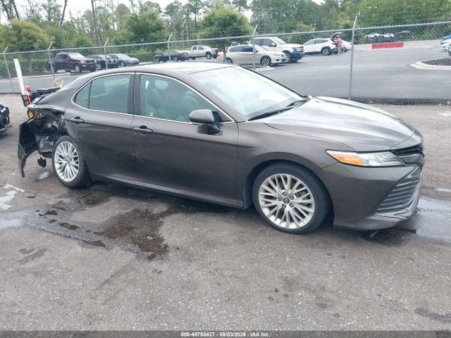 2018 TOYOTA CAMRY XLE - 1