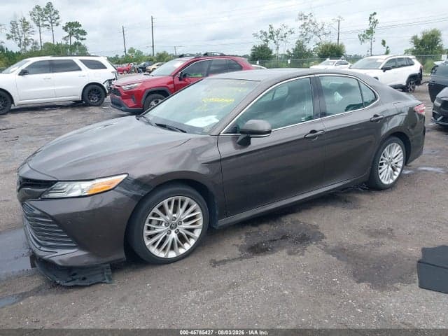 2018 TOYOTA CAMRY XLE 2