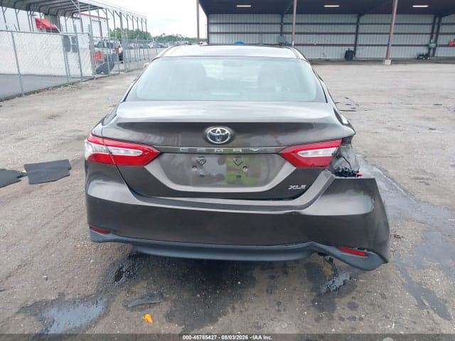 2018 TOYOTA CAMRY XLE 16