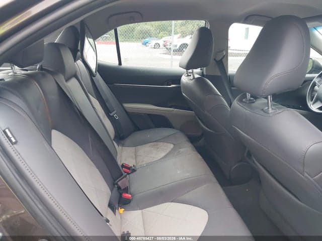 2018 TOYOTA CAMRY XLE 8