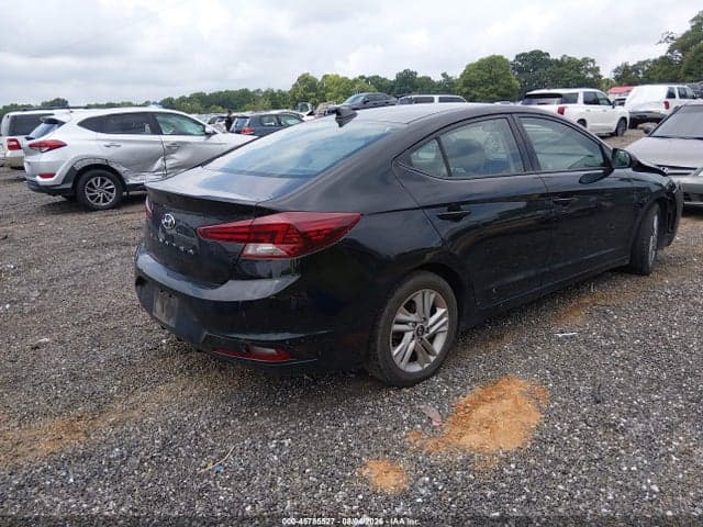 2020 HYUNDAI ELANTRA SEL 4