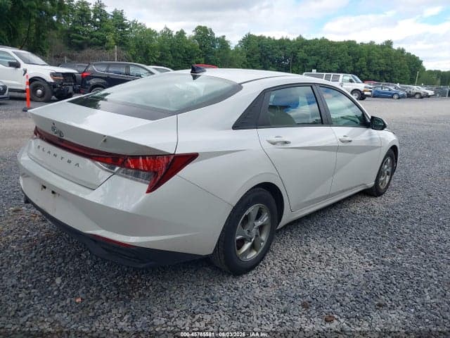 2021 HYUNDAI ELANTRA SE 4