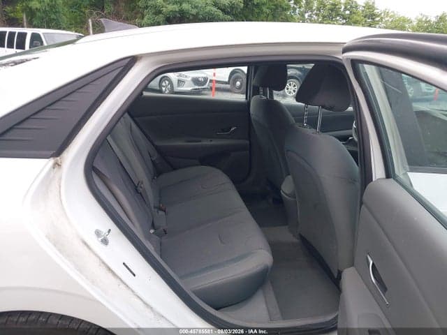 2021 HYUNDAI ELANTRA SE 8