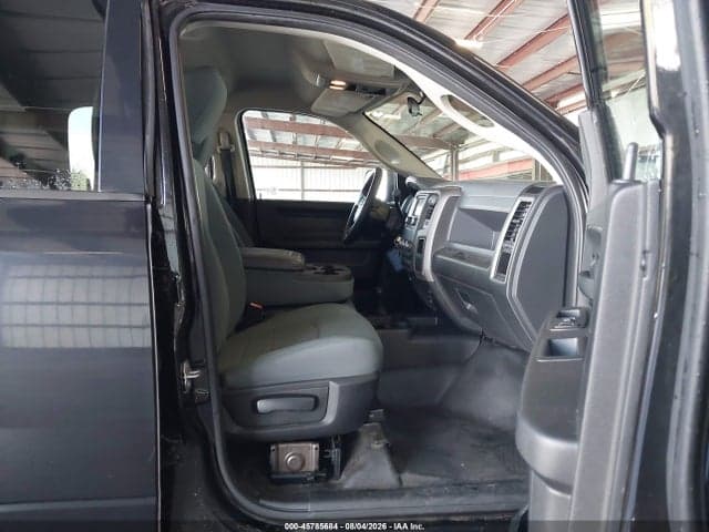 2017 RAM 3500 TRADESMAN 4X4 6'4 BOX 5