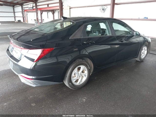2023 HYUNDAI ELANTRA SE 4