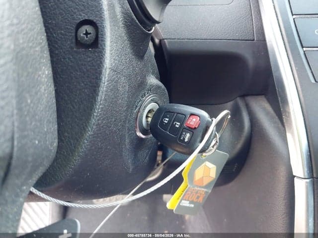 2017 TOYOTA CAMRY SE 11