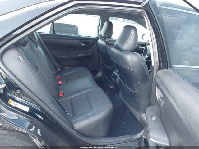 2017 TOYOTA CAMRY SE 8