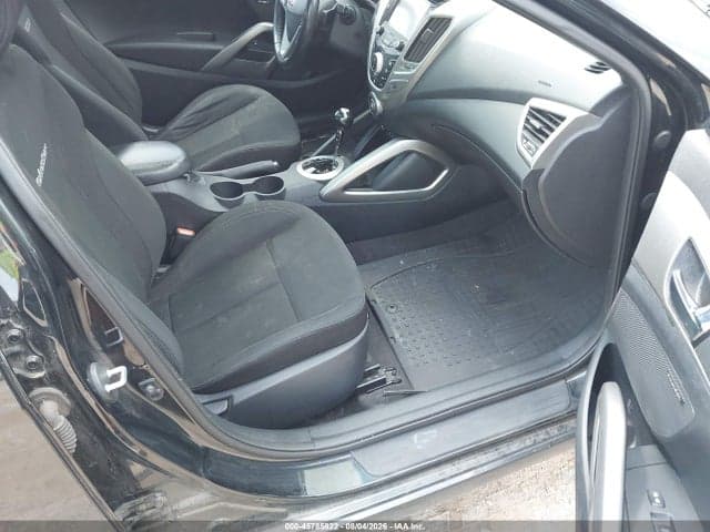 2017 HYUNDAI VELOSTER VALUE EDITION 5