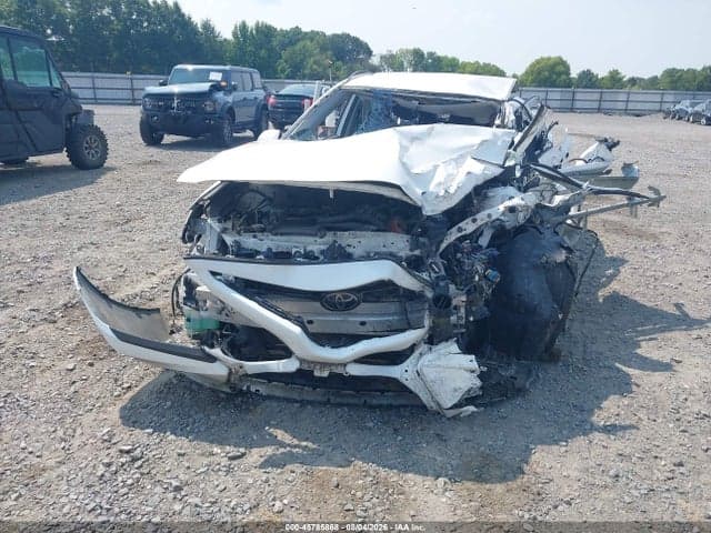 2020 TOYOTA CAMRY SE 19