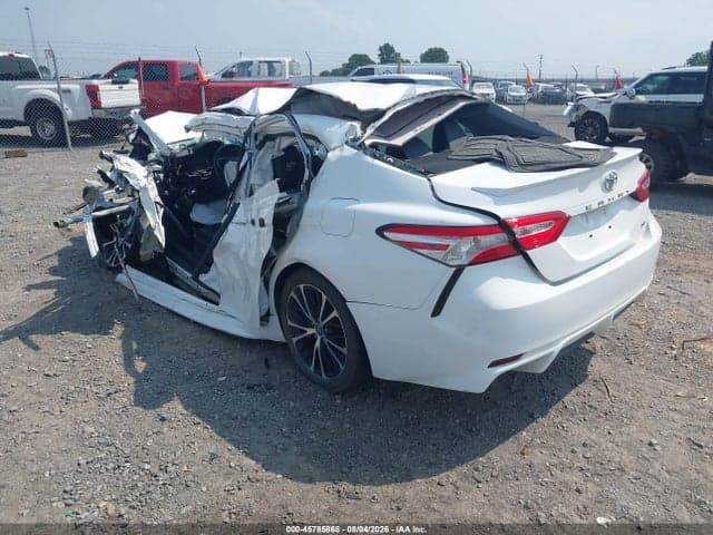 2020 TOYOTA CAMRY SE 3