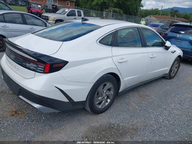 2025 HYUNDAI SONATA SE 4