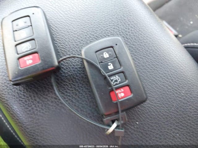 2018 TOYOTA RAV4 XLE 11