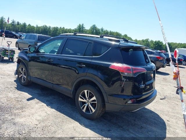 2018 TOYOTA RAV4 XLE 3