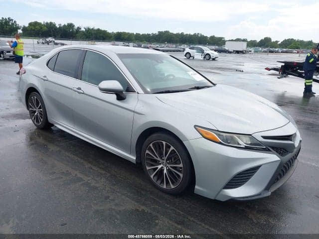 2018 TOYOTA CAMRY SE - 1