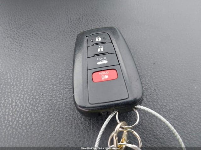 2018 TOYOTA CAMRY SE 11