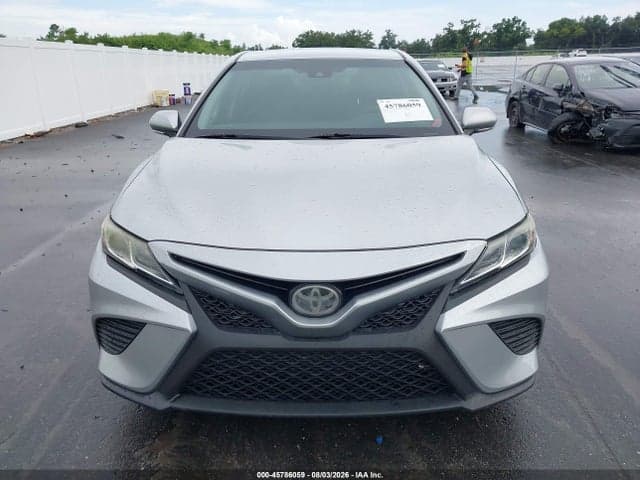 2018 TOYOTA CAMRY SE 12