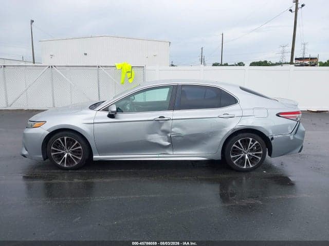 2018 TOYOTA CAMRY SE 14