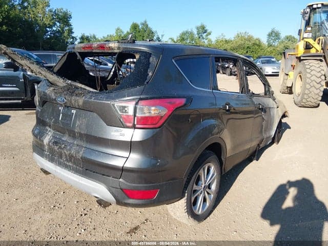 2017 FORD ESCAPE SE 4