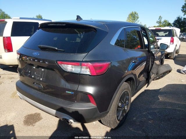 2020 FORD ESCAPE SE 4