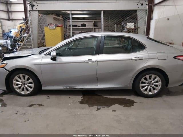 2018 TOYOTA CAMRY LE 14
