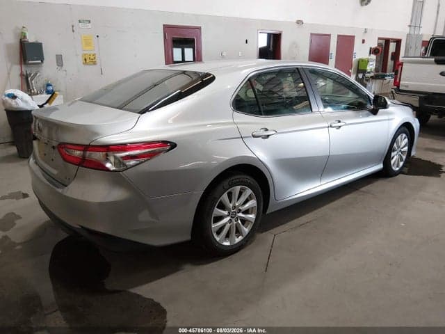 2018 TOYOTA CAMRY LE 4