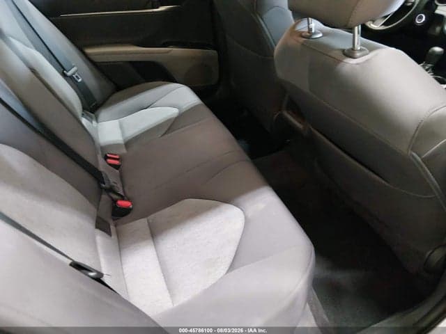 2018 TOYOTA CAMRY LE 8
