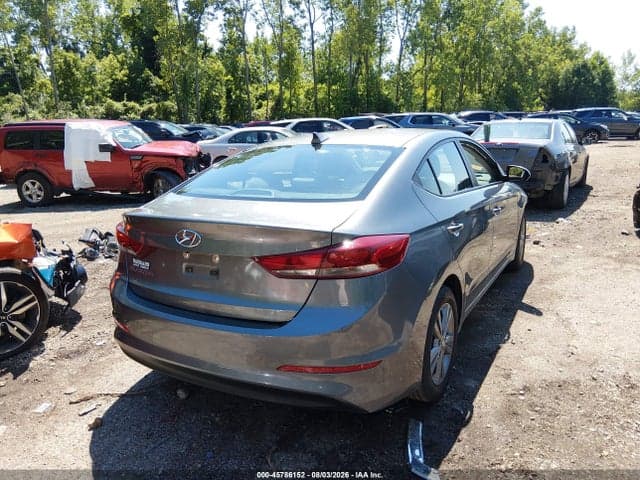 2017 HYUNDAI ELANTRA SE 4