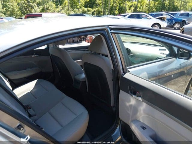 2017 HYUNDAI ELANTRA SE 8