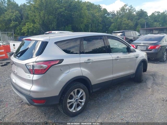 2017 FORD ESCAPE SE 4