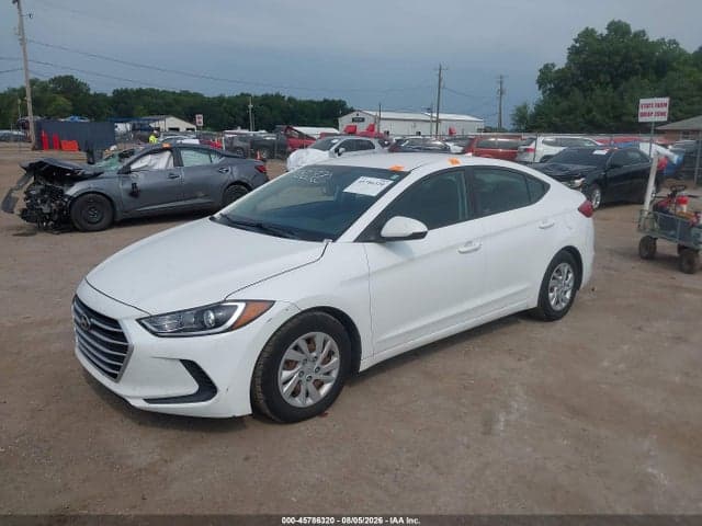 2018 HYUNDAI ELANTRA SE 2