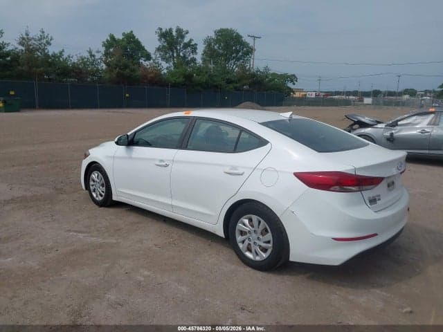 2018 HYUNDAI ELANTRA SE 3