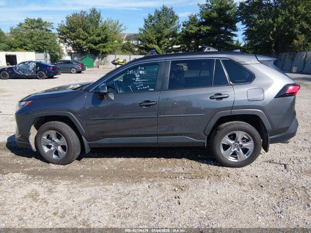2025 TOYOTA RAV4 XLE 14
