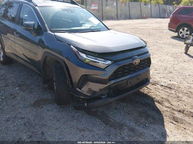2025 TOYOTA RAV4 XLE 19