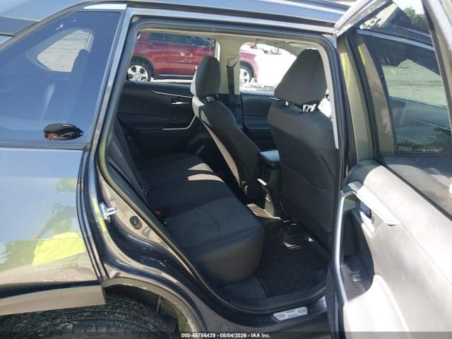 2025 TOYOTA RAV4 XLE 8