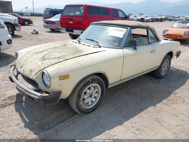 1982 FIAT 124 SPIDER 2