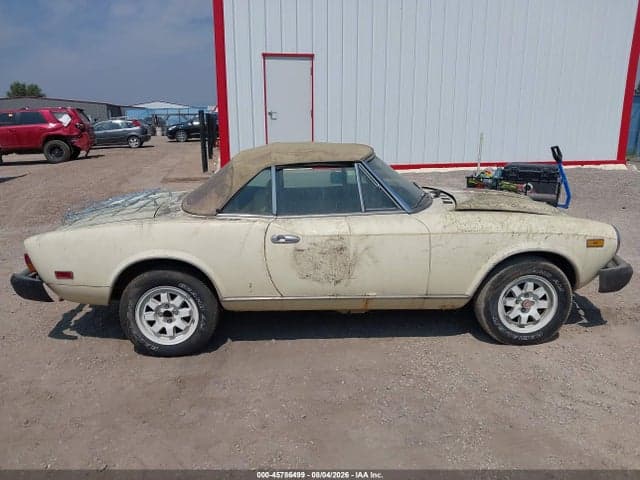 1982 FIAT 124 SPIDER 13