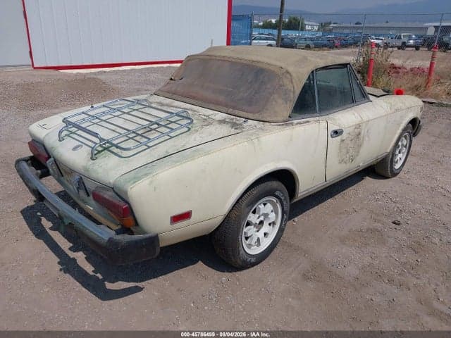 1982 FIAT 124 SPIDER 4