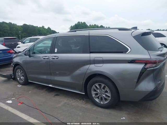 2026 TOYOTA SIENNA XLE 14