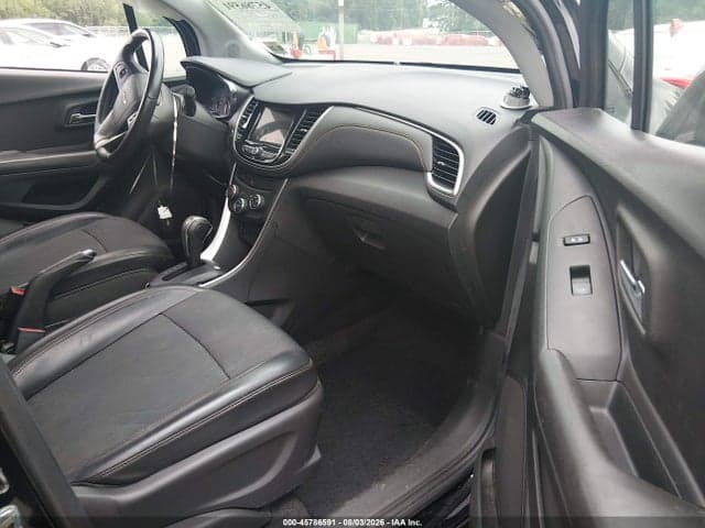 2019 CHEVROLET TRAX LT 5